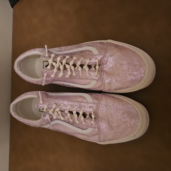 Vans - Picture 1 of 4